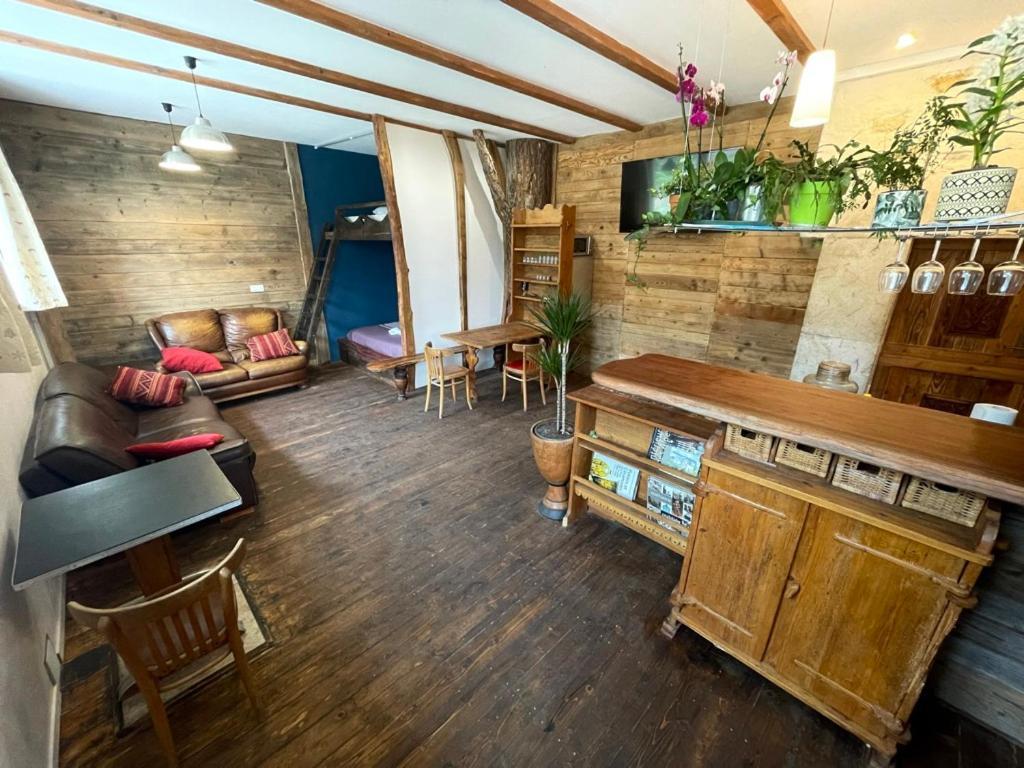 Le Refuge De Chaparon Apartment *